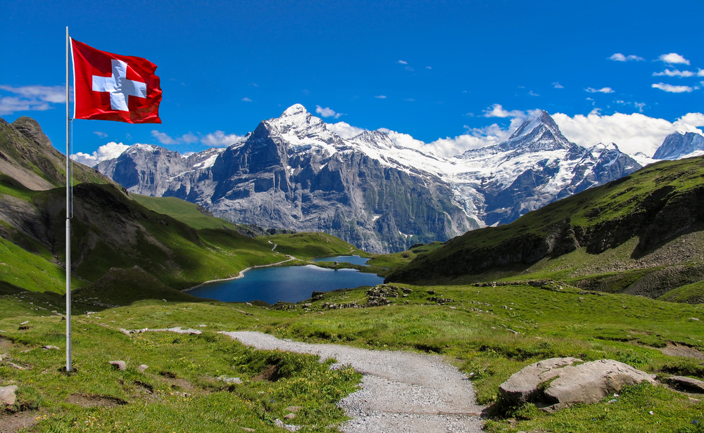 Swiss,Beauty,,Wetterhorn,And,Schreckhorn,From,Bachalpsee,,Soft,Focus